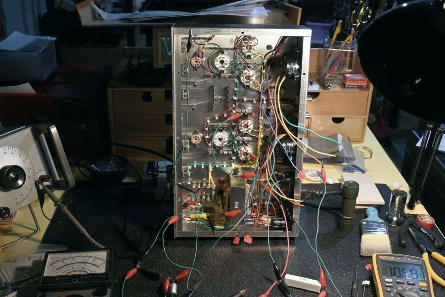 Experimental vacuum tube amplifier using 6SN7 as output tubes providing four watts per channel.