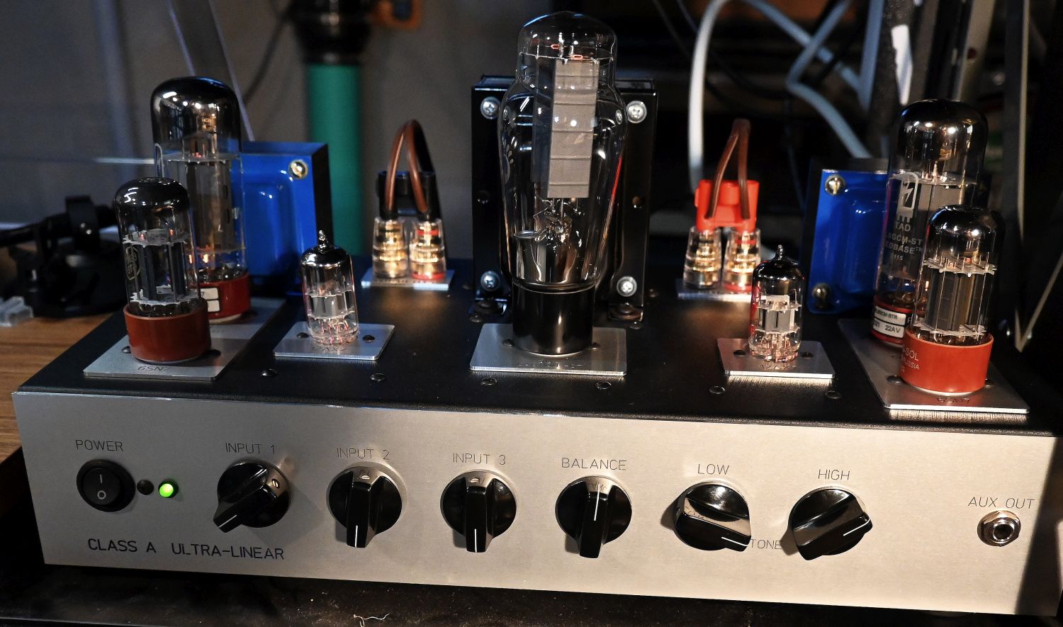 Building vacuum tube amplifiers